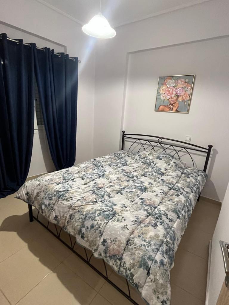 Elena S Apartment Megara Bagian luar foto